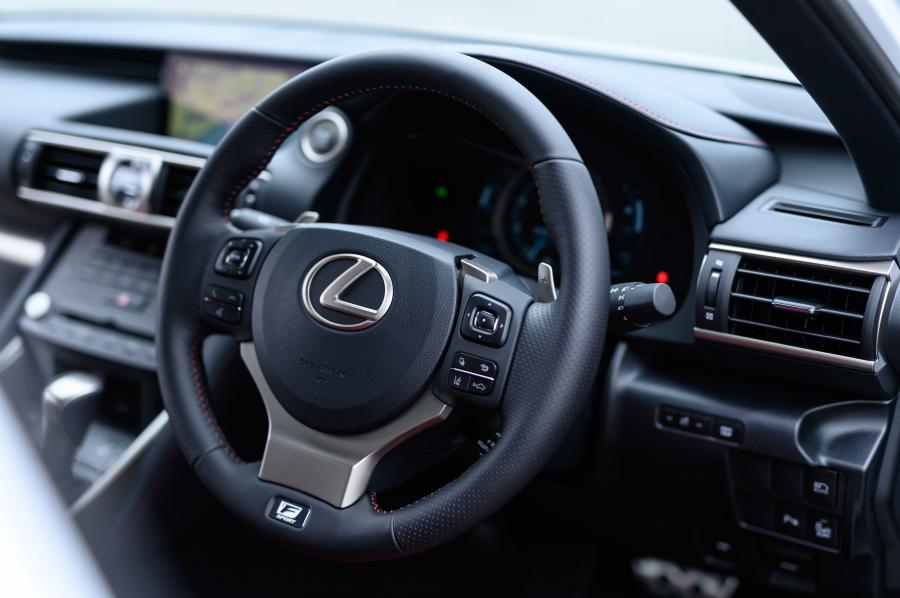 Панель приборов Lexus IS350 F-Sport (XE30) 2016 года  (JP) (фото 11 из 17)